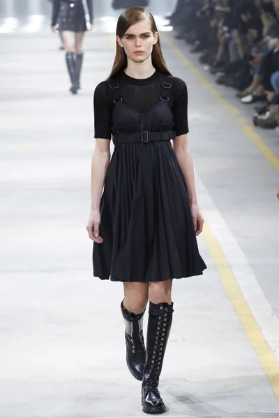 Look 29